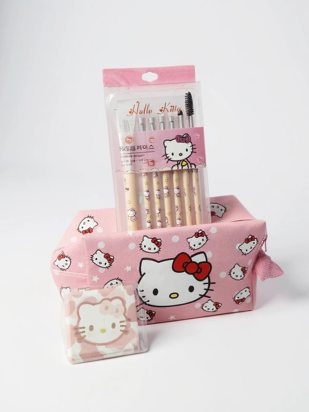 Hello Kitty Pink Makeup Brush Set with Makeup Pouch And Mirror - Picture 2 of 10